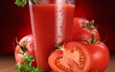 Varicosity treatment with tomatoes
