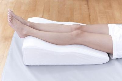 Возвышенное положение ног во время сна