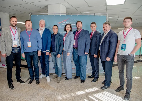 Спикеры и участники «Алтайского венозного форума 2023» во время конференции