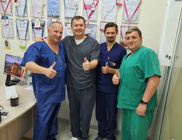 Хирург-флеболог Кульков Александр Владимирович из Находки с Семеновым А.Ю., Раскиным В.В. и Илюхиным Е.А. (г. Санкт-Петербург) во время дружеского визита