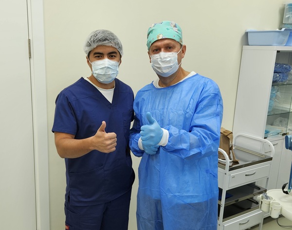 Флеболог Сайимов Форид Яхшимурадович в операционной «Центра Современной Флебологии».