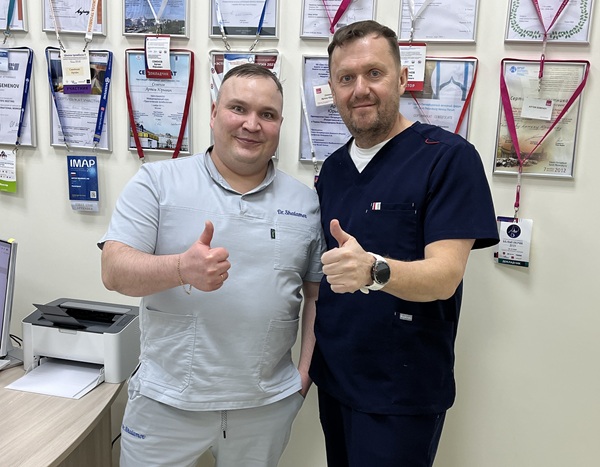 Хирург флеболог Шаламов М.Е. из Новосибирска с Семеновым А.Ю. во время дружеского визита