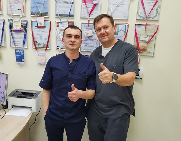 Хирург флеболог Ибрагимов С.М. из Караганды с Семеновым А.Ю. после мастер-класса
