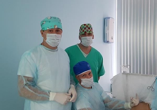Семенов А.Ю. с доктором Доценко Н.М. во время проведения лазерной процедуры