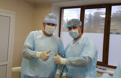 Закончен операционный день в Смоленске - доктора в хорошем настроении
